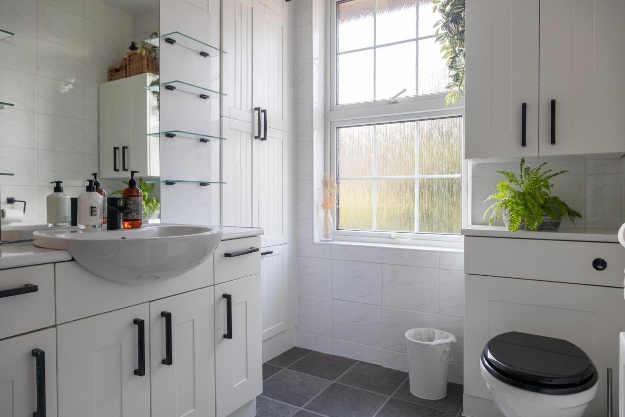 Hereford City - St Owens Terrace - Comfortable & Spacious Well Presented Three Storey House, Perfect For A Weekend Away & Exploring The City On Foot - Hosted By Rentmyhouse Zewnętrze zdjęcie
