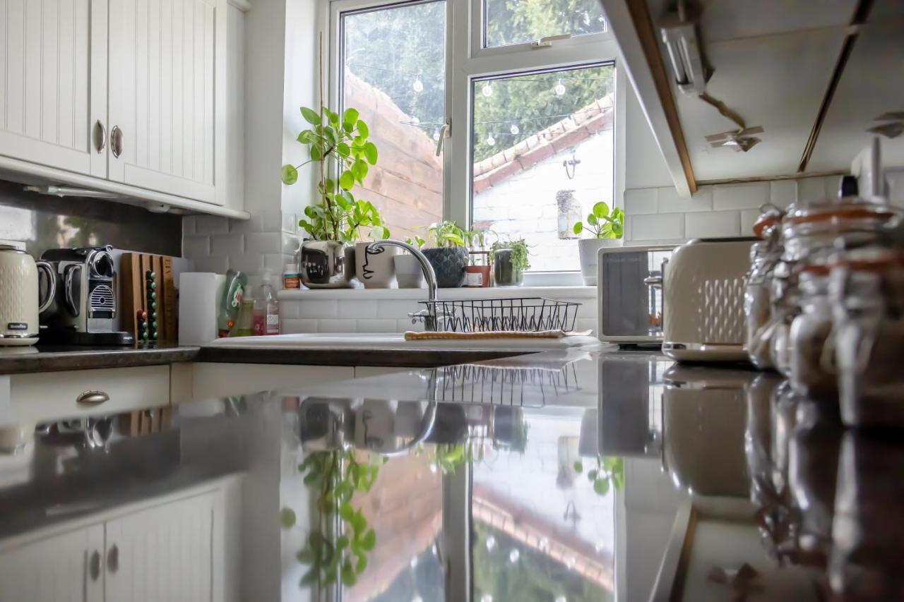 Hereford City - St Owens Terrace - Comfortable & Spacious Well Presented Three Storey House, Perfect For A Weekend Away & Exploring The City On Foot - Hosted By Rentmyhouse Zewnętrze zdjęcie