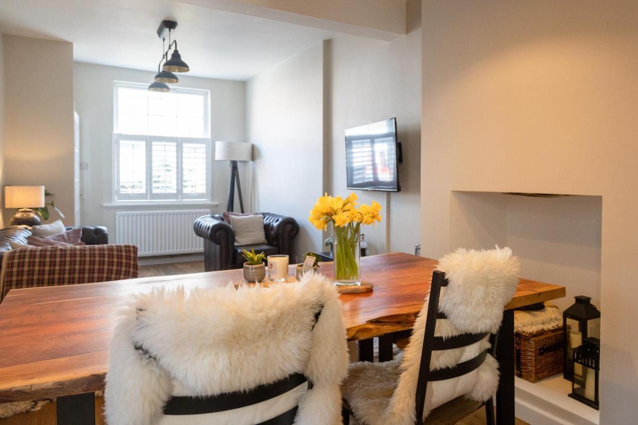 Hereford City - St Owens Terrace - Comfortable & Spacious Well Presented Three Storey House, Perfect For A Weekend Away & Exploring The City On Foot - Hosted By Rentmyhouse Zewnętrze zdjęcie