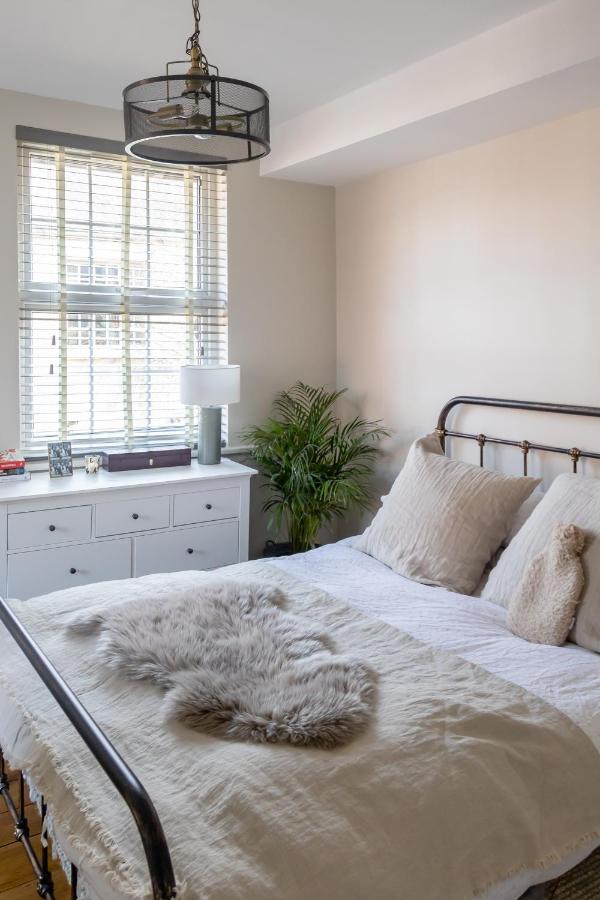 Hereford City - St Owens Terrace - Comfortable & Spacious Well Presented Three Storey House, Perfect For A Weekend Away & Exploring The City On Foot - Hosted By Rentmyhouse Zewnętrze zdjęcie