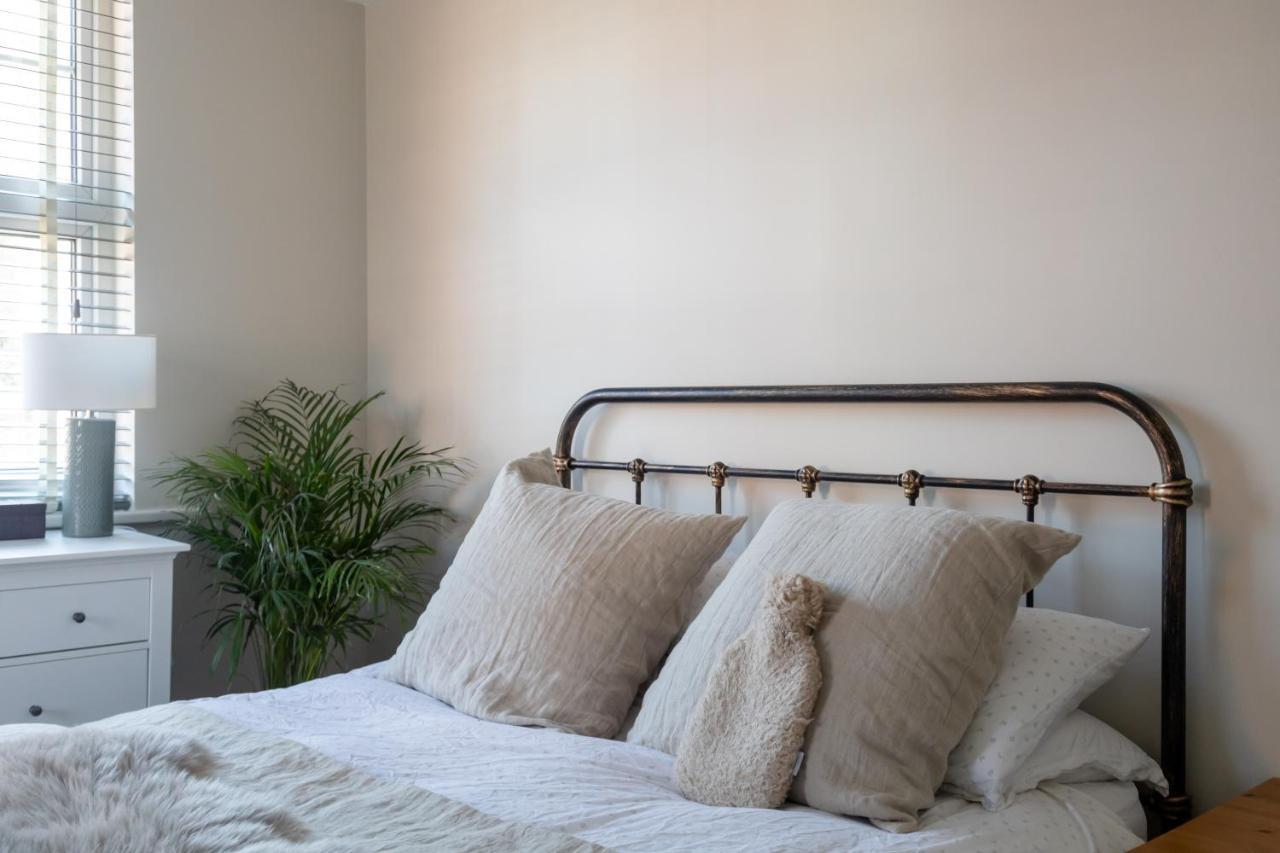 Hereford City - St Owens Terrace - Comfortable & Spacious Well Presented Three Storey House, Perfect For A Weekend Away & Exploring The City On Foot - Hosted By Rentmyhouse Zewnętrze zdjęcie